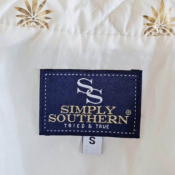 Simply Southern White & Gold Pineapple Quilted Sleeveless Puffer Vest Size Small - Picture 6 of 16